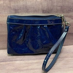 Coach, Blue patent leather wristlet